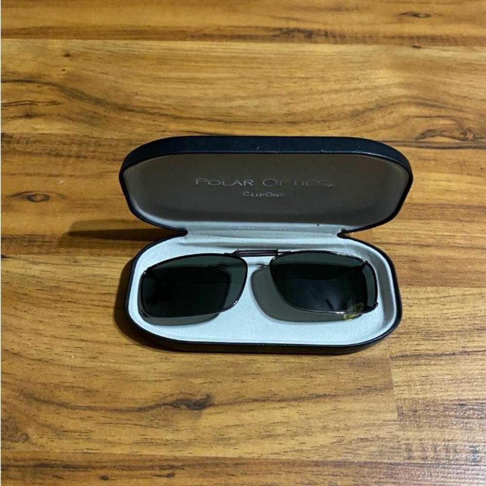Polar Optics Polarized Clip On Expandable Sunglasses Clam Shell Hard Case 🎉HP🎉 - Picture 3 of 12